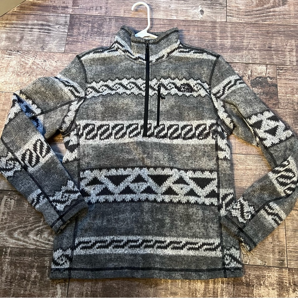 The NorthFace Men’s half zip pullover